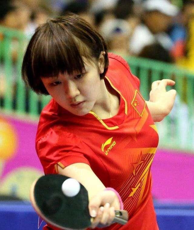 伸臂部线条 伸臂部线条